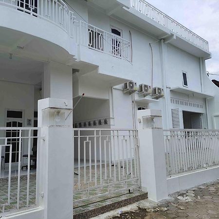 Reddoorz Syariah At Jalan Godean Ngabean Exterior foto