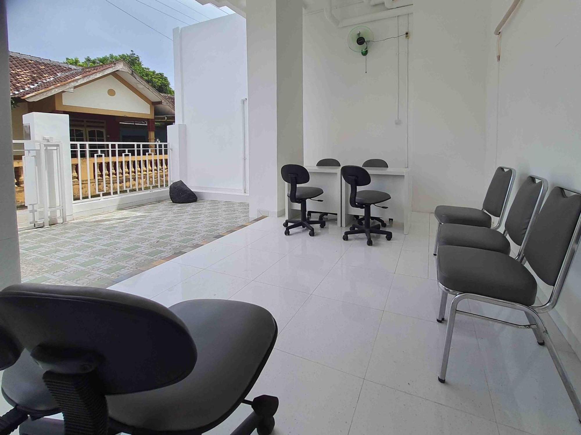 Reddoorz Syariah At Jalan Godean Ngabean Exterior foto